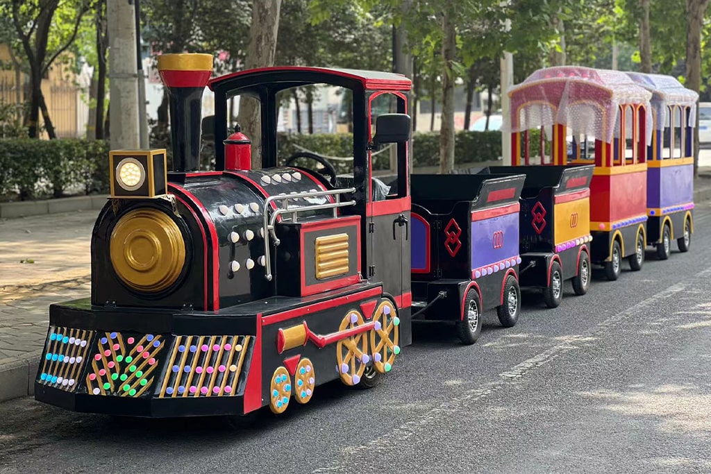 Classic steam engine style trackless mini train for sale, vintage design kids train ride for attractions.