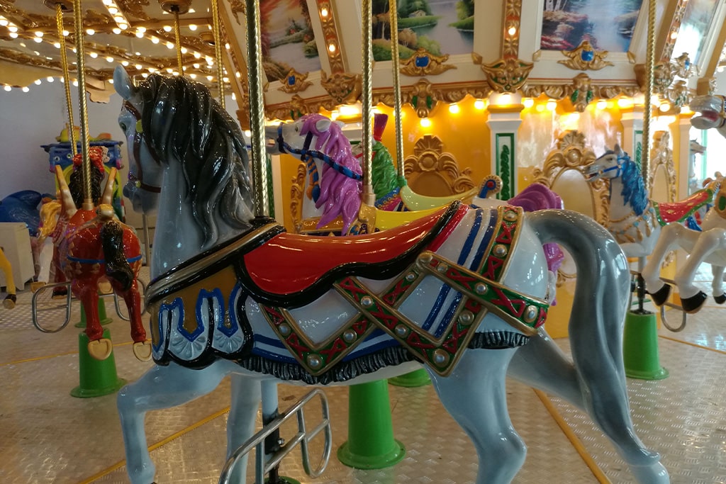 Fiberglass carousel horse ride for sale with durable structure and colorful design, ideal for amusement parks and malls