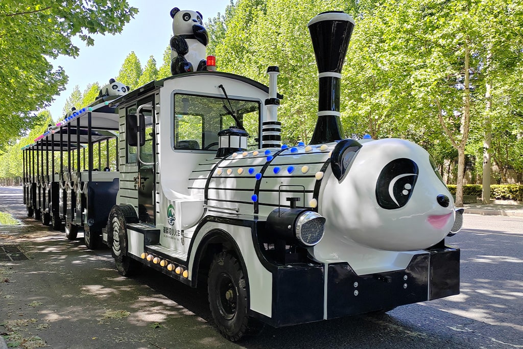 Cute panda theme trackless miniature train ride for malls and tourist attractions, flexible and easy to operate.