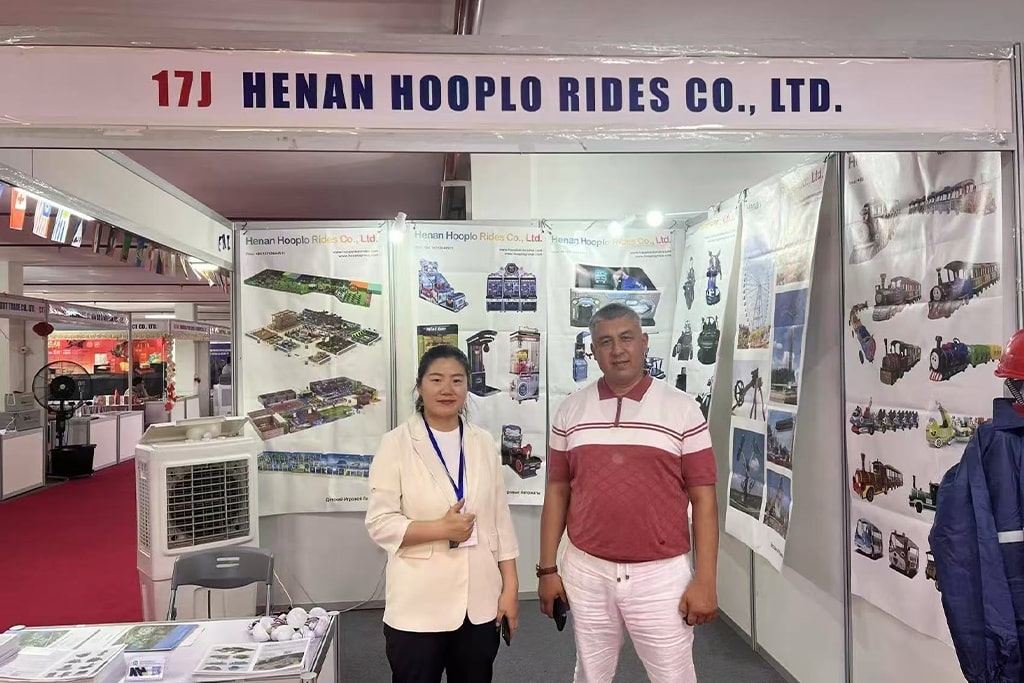 Photo with a theme park owner looking for a reliable amusement ride supplier at the 2025 Uzbekistan fair