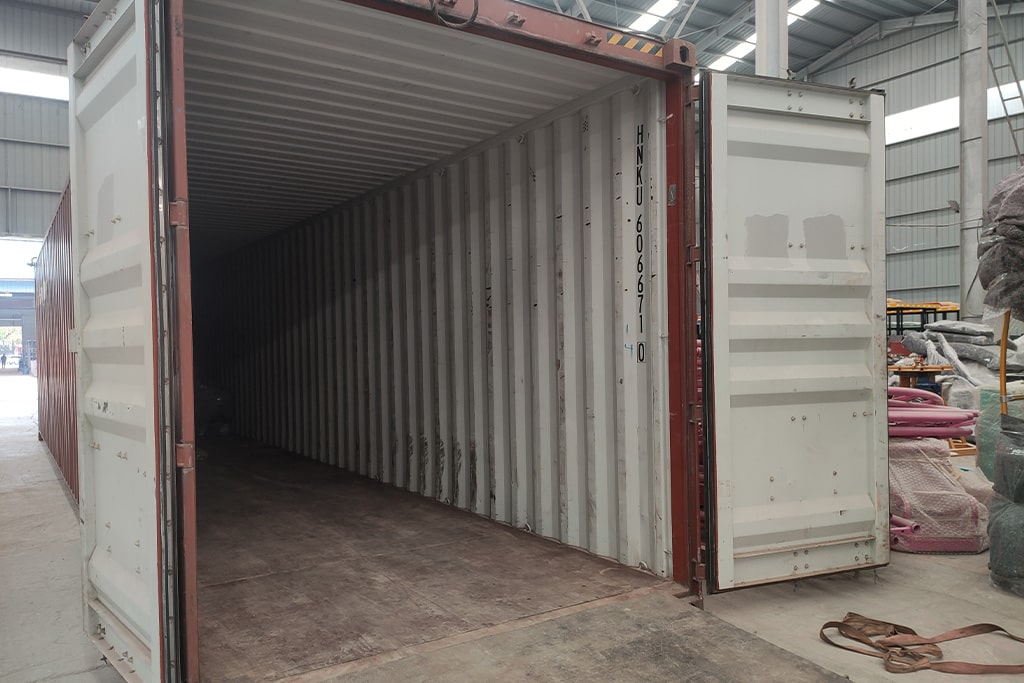 Three Amusement Rides Ready for Shipment to Uzbekistan — Self-control Airplane Ride, The Icing on the Cake & Kids Mini Train