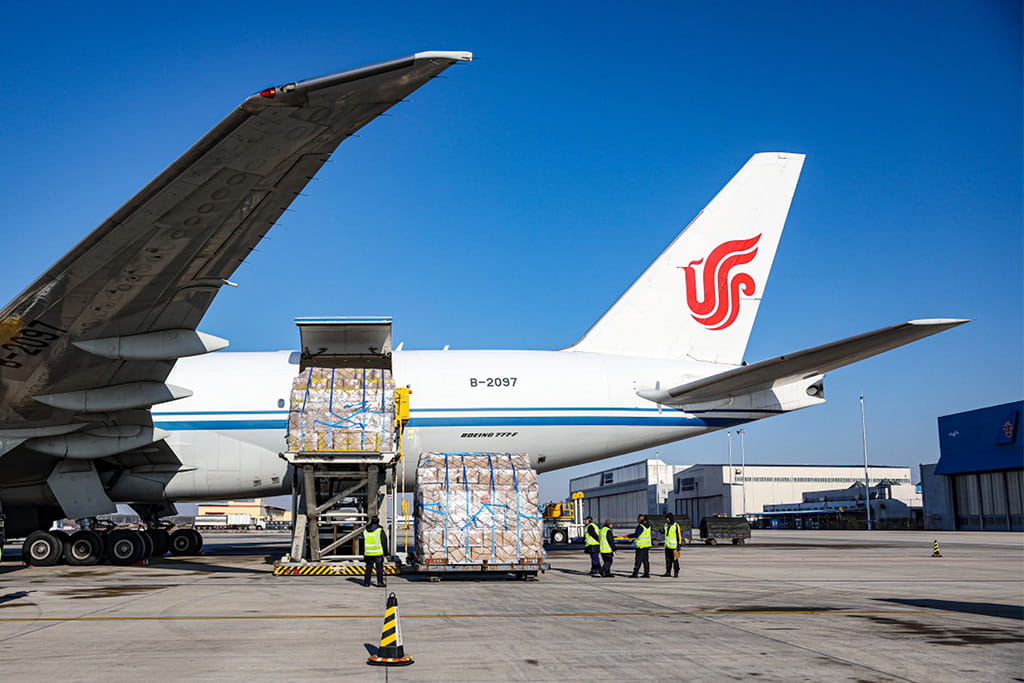 Cargo airplane used for air freight transportation, suitable for shipping small amusement equipment or urgent spare parts