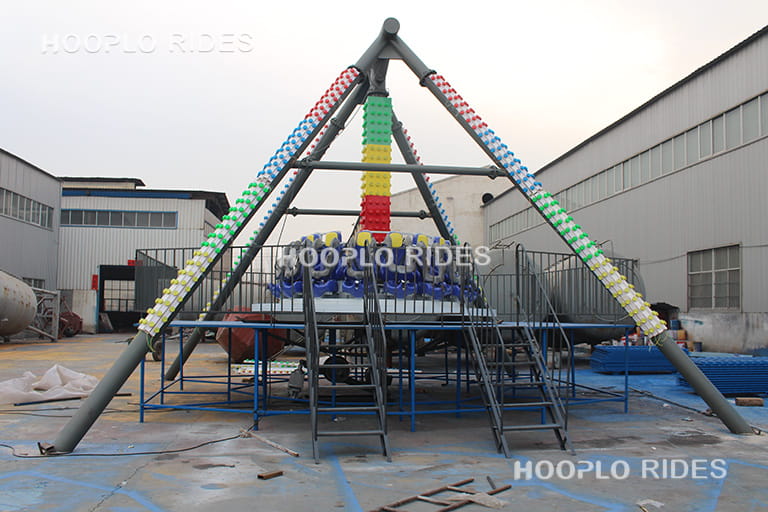 16-seat mini pendulum ride assembled in the factory and ready for testing, small amusement pendulum ride equipment