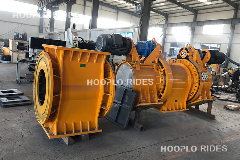 Core mechanical drive components used in a pendulum ride for stable and powerful operation